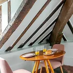 Studio Sous Les Poutres A Paris